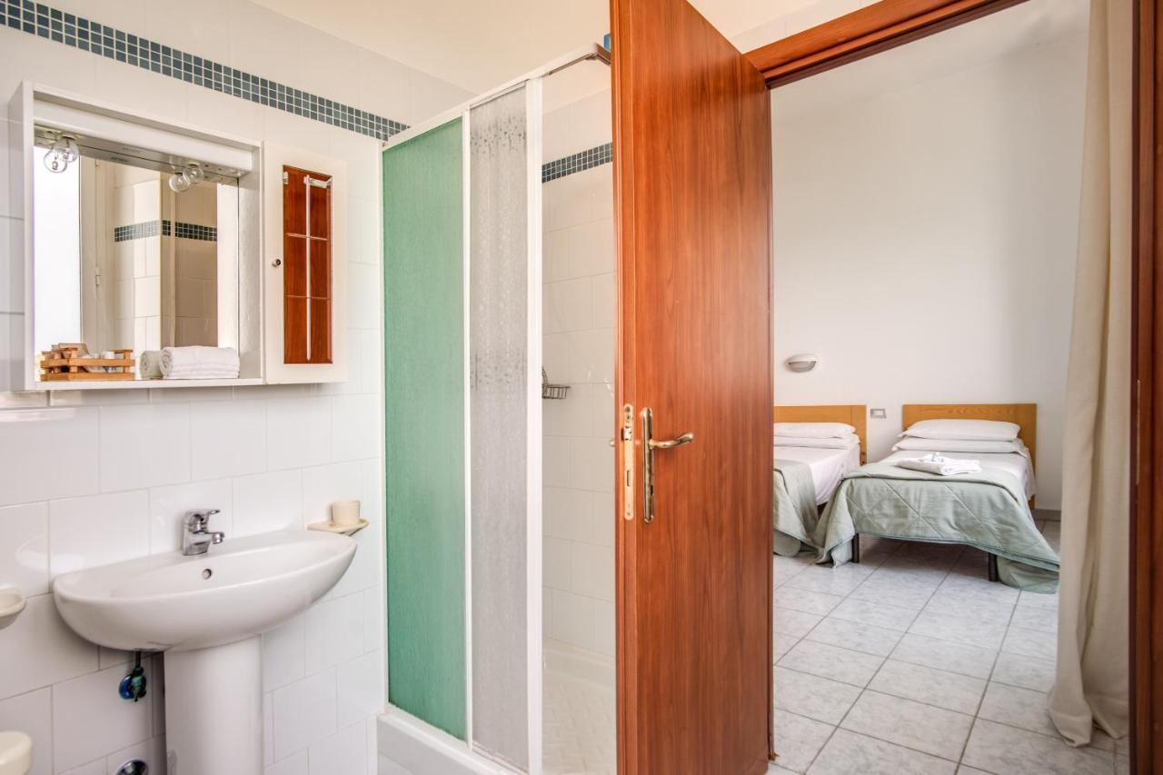 Villa Mg Hotel Santa Marinella Kültér fotó