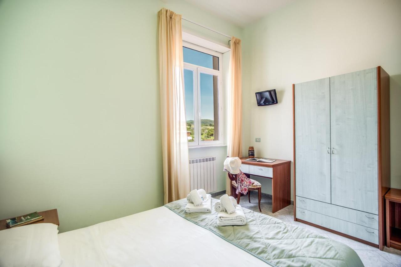 Villa Mg Hotel Santa Marinella Kültér fotó