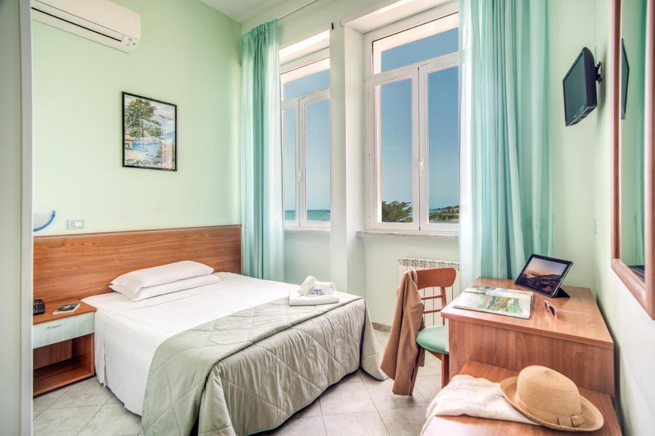 Villa Mg Hotel Santa Marinella Kültér fotó