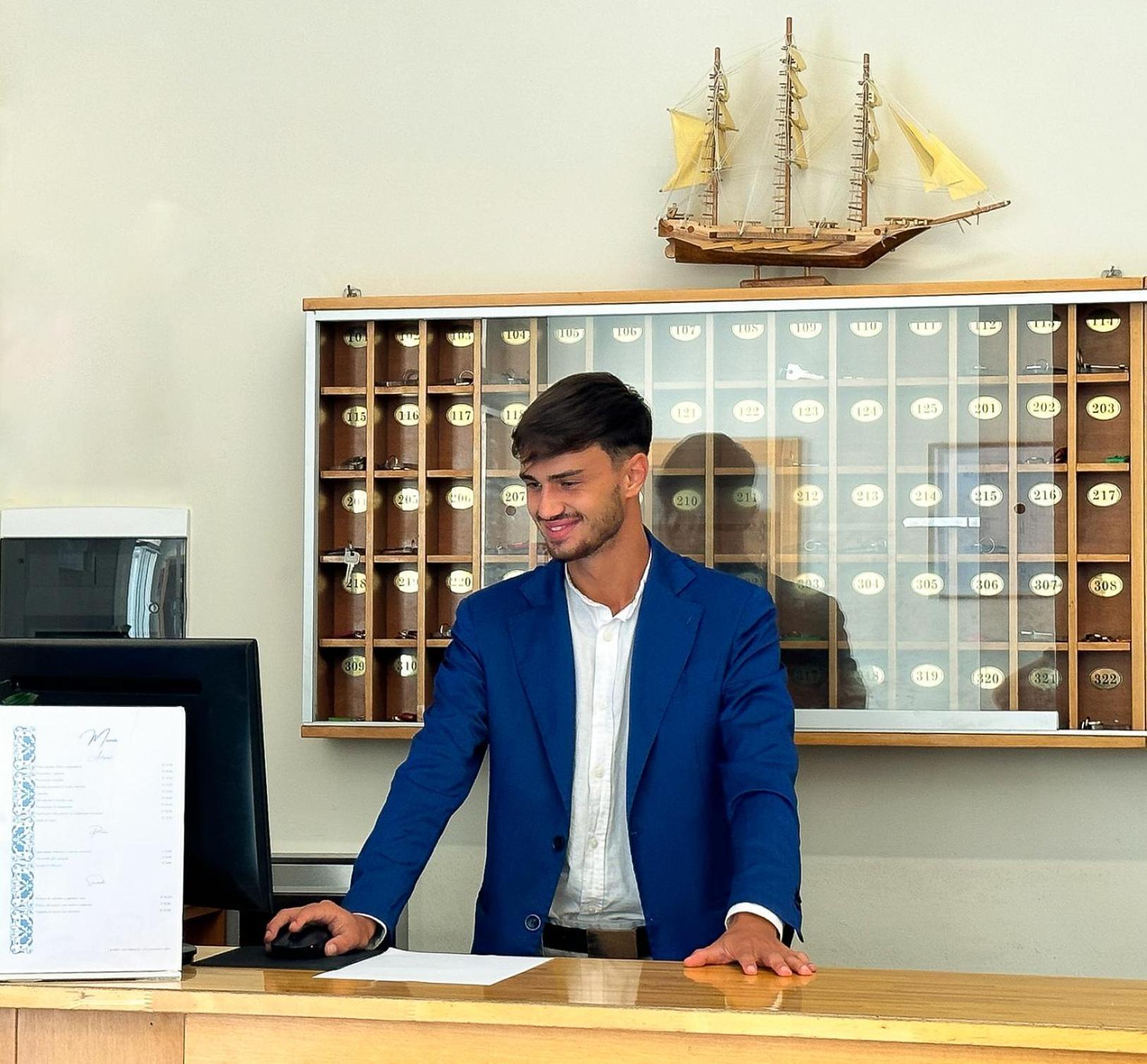 Villa Mg Hotel Santa Marinella Kültér fotó